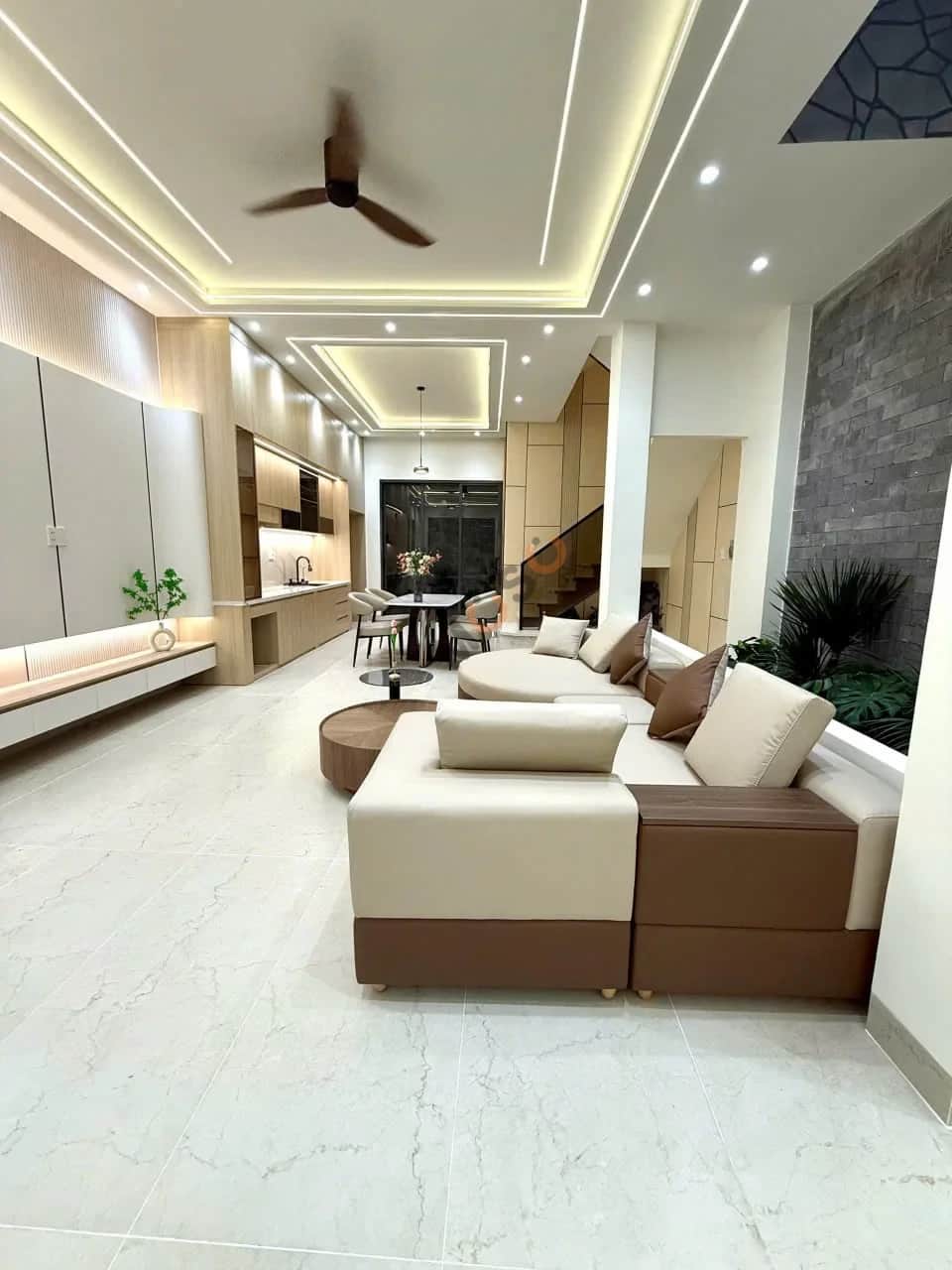 Bán nhà hẻm Đường Ấp Chiến Lược Quận Bình Tân, TP.HCM – 4 phòng ngủ, giá 7.2 tỷ Bán nhà hẻm Đường Ấp Chiến Lược Quận Bình Tân, TP.HCM – 4 phòng ngủ, giá 7.2 tỷ