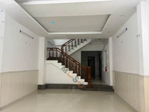 Cho thuê nhà hẻm Khúc Hạo Sơn Trà, Đà Nẵng – 6 phòng ngủ, giá 25 triệu