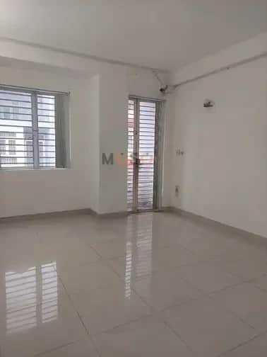 Cho thuê nhà mặt tiền Đường D4 Quận 7, TP.HCM – 4 phòng ngủ, giá 25 triệu