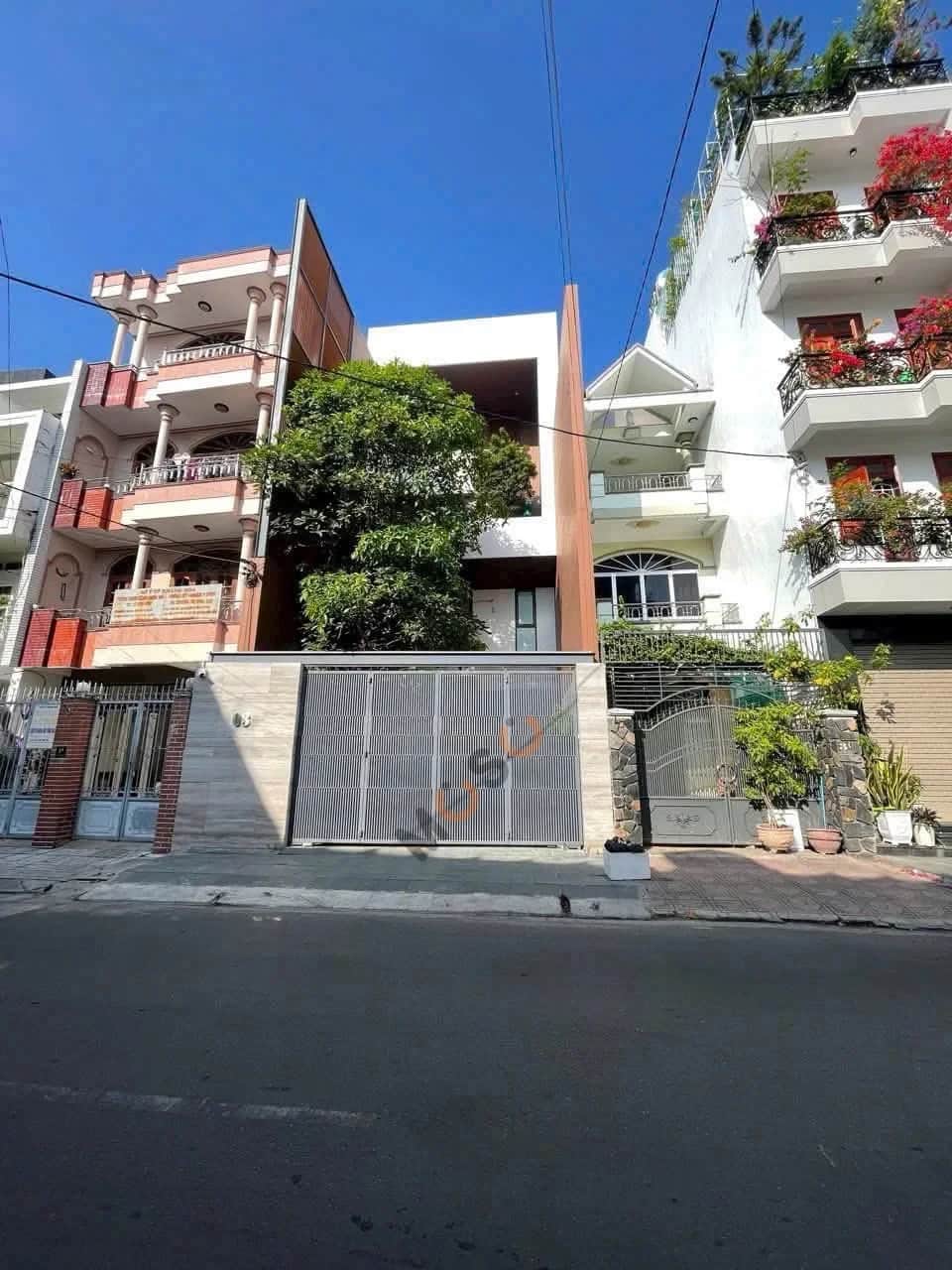 Bán nhà mặt tiền đường Lê Quý Đôn Thành phố Nha Trang, Khánh Hòa – 5 phòng ngủ, giá 31 tỷ