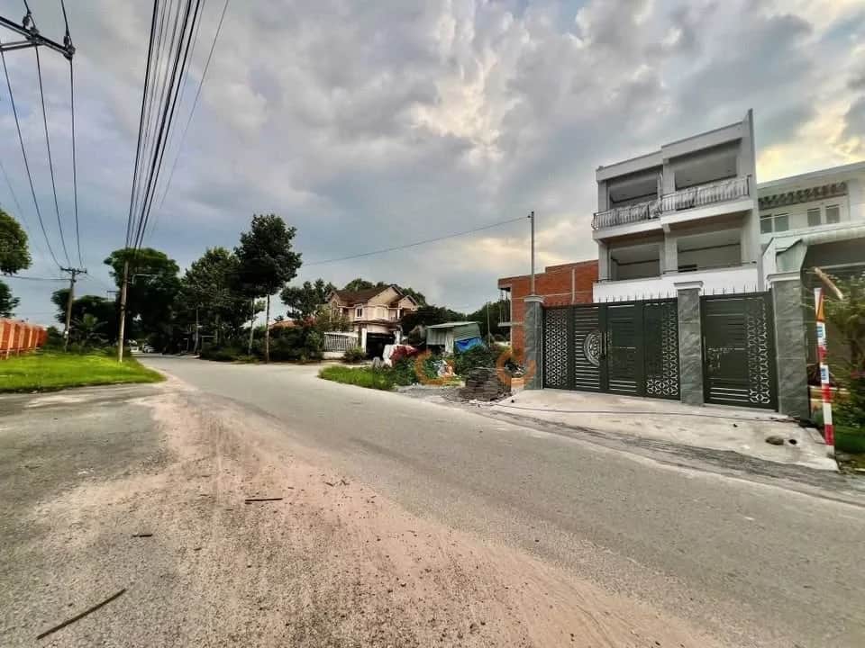 Bán nhà mặt tiền đường ĐX 69 Thành phố Thủ Dầu Một, Bình Dương – 4 phòng ngủ, giá 4 tỷ