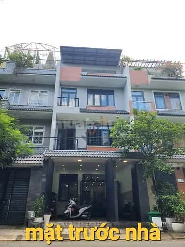Bán nhà mặt tiền đường D8, Khu dân cư Hưng Phú Quận 9, TP.HCM – 5 phòng ngủ, giá 15 tỷ
