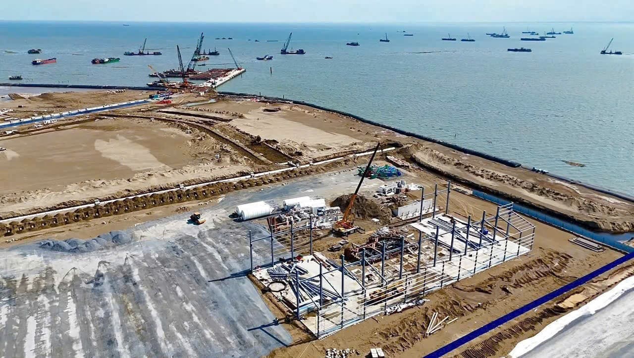 Xây dựng cơ sở hạ tầng ven biển
