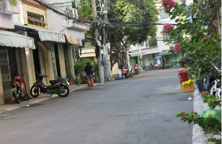 Nhà mặt tiền cần bán tại số 33, đường số 6, Phường 04, Quận 4, TP. Hồ Chí Minh. Giá bán: 12,8 tỷ.