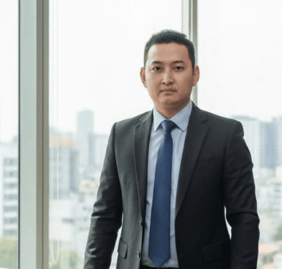 Huỳnh  Chân