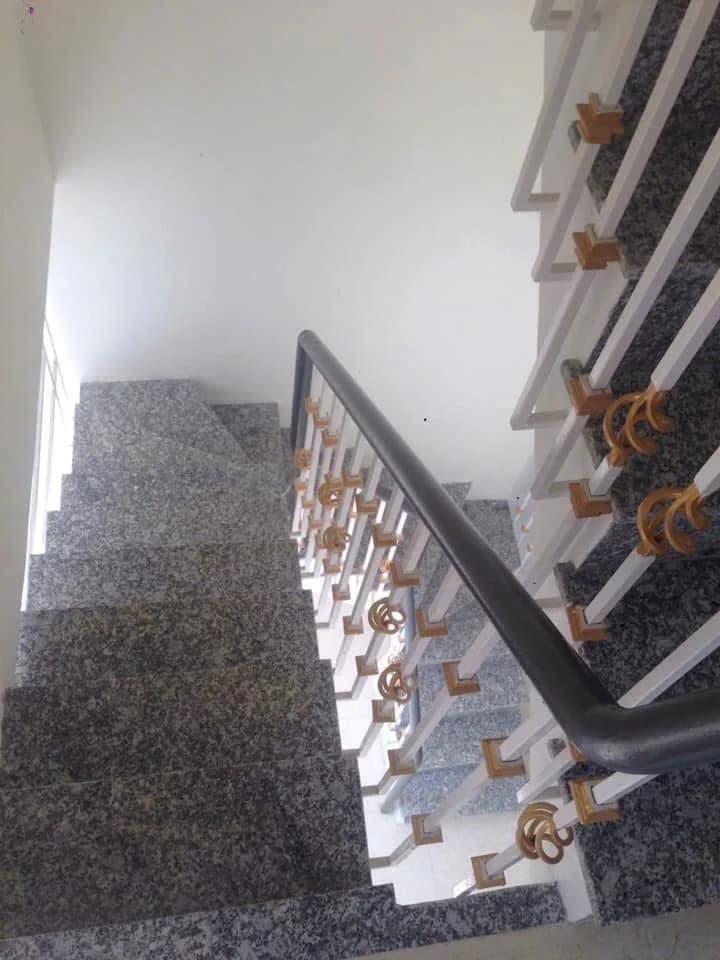 Sub image 4