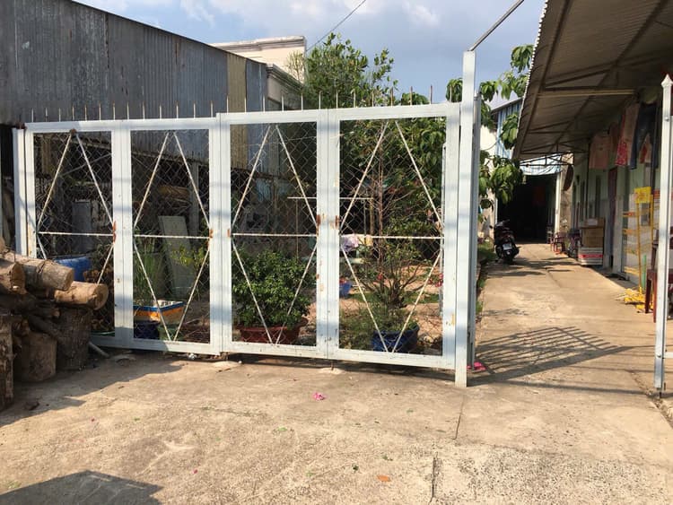Diện tích: 639m², có hơn 10 phòng ngủ  
Chủ nhà chính chủ bán nhà mặt tiền đường Số 21, Xã Tân Thông Hội, Huyện Củ Chi
