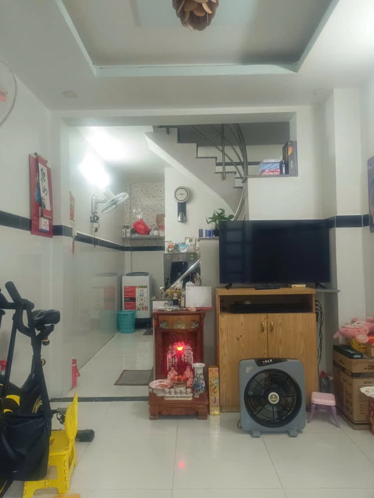 Chính chủ cần bán nhà hẻm rộng 24m2, kết cấu 1 trệt 1 lầu gồm 2 phòng ngủ, tọa lạc trên đường Đào Sư Tích, xã Phước Kiển, huyện Nhà Bè.