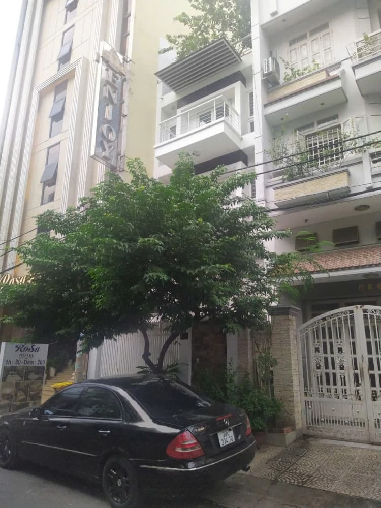 Chính chủ cần bán nhà hẻm rộng, diện tích 100m2, gồm 1 trệt 1 lầu, tọa lạc trên đường 6B, xã Bình Hưng, huyện Bình Chánh.
