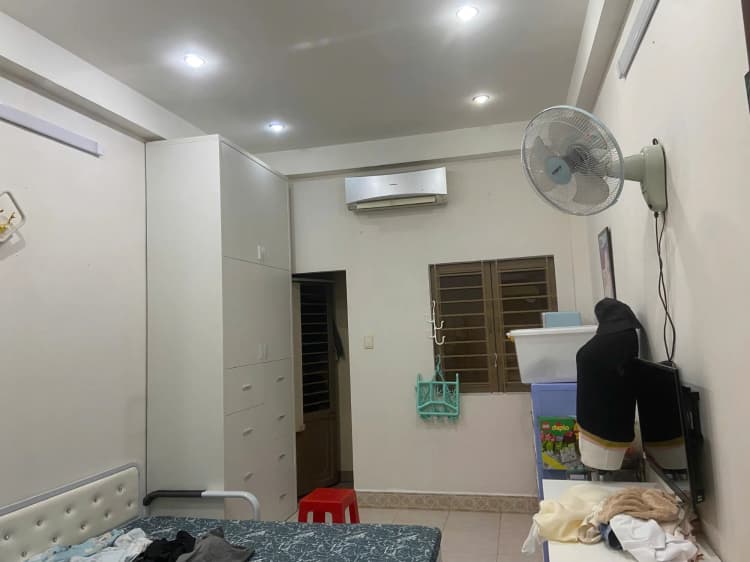 Nhà phố mặt tiền cần bán tại địa chỉ 189 Xóm Chiếu, Phường 15, Quận 4, TP. Hồ Chí Minh.