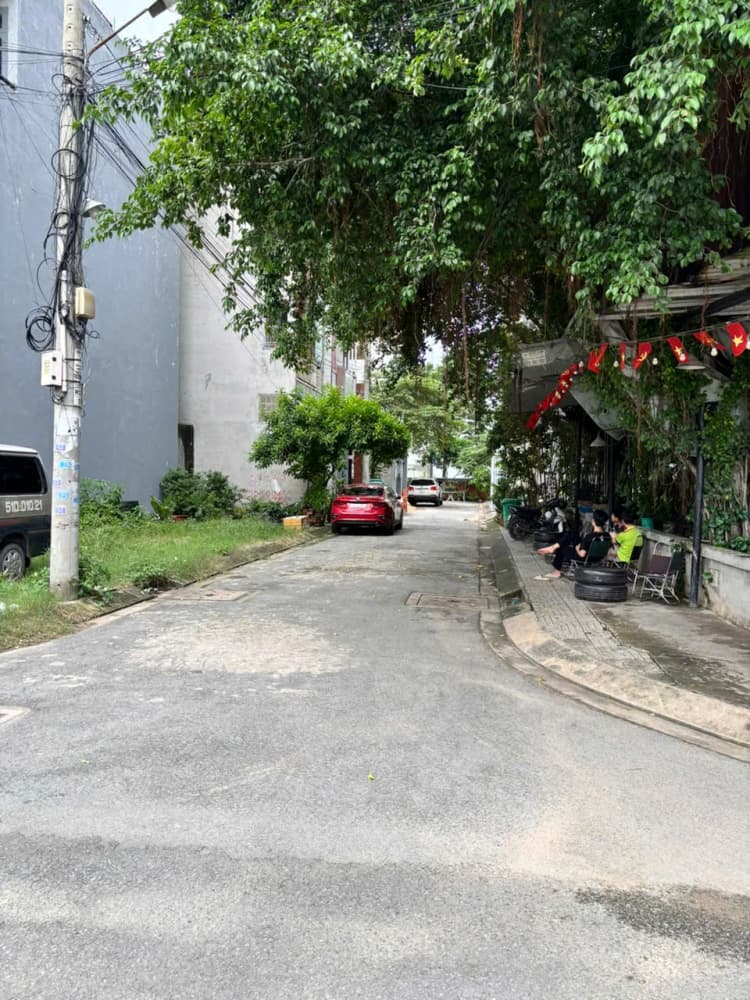 Nhà bán tại đường Cây Keo, phường Tam Phú, thành phố Thủ Đức (khu vực quận Thủ Đức cũ), diện tích 64m2, giá bán 6,2 tỷ.