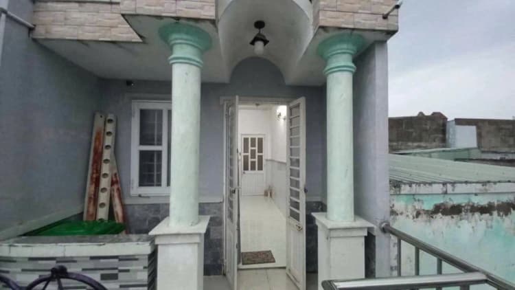 Chính chủ cần bán nhà biệt thự trong hẻm rộng, tọa lạc trên đường Đào Tông Nguyên, xã Phú Xuân, huyện Nhà Bè.