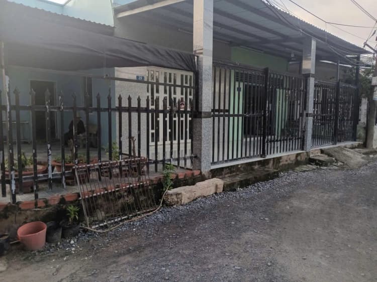 Chính chủ bán nhà trong hẻm ngõ 176m², gồm 3 phòng ngủ, nằm trên đường Liên Ấp 2-3, huyện Bình Chánh, xã Đa Phước.