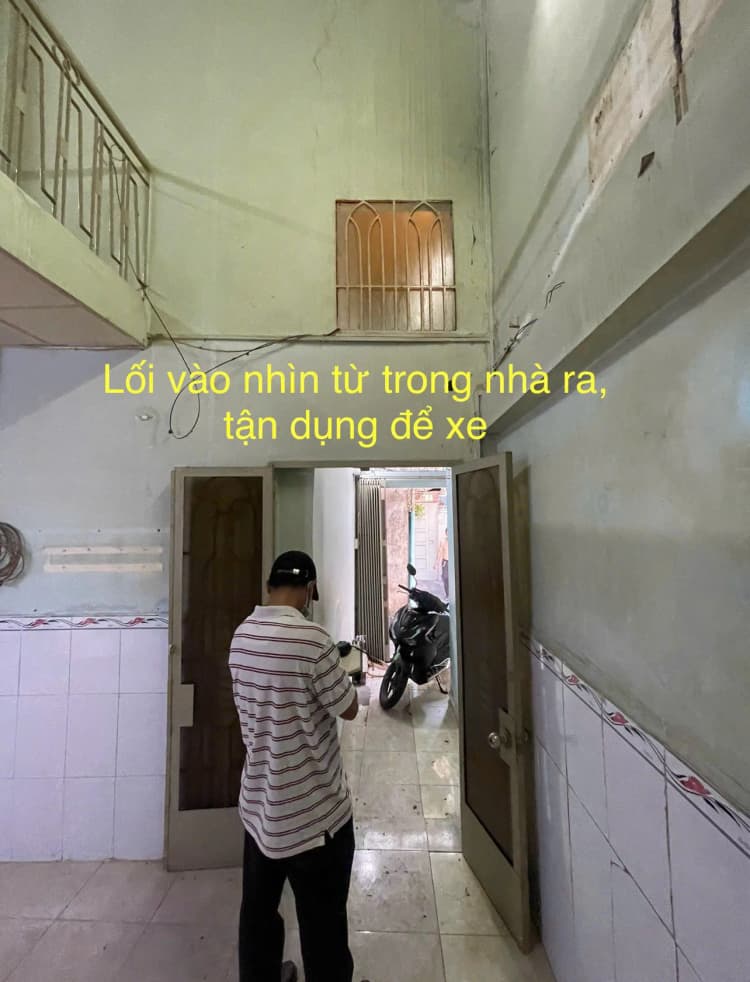 Nhà cần bán tại đường Võ Văn Kiệt, Phường Cô Giang, Quận 1, diện tích 25m2, giá bán 2,9 tỷ.