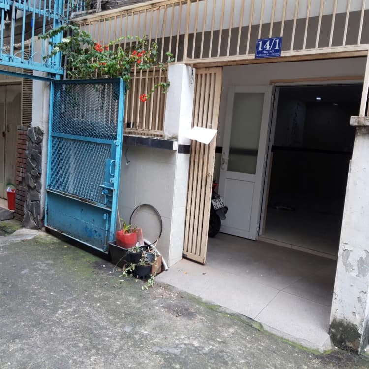 Nhà cần bán trong hẻm tại địa chỉ 14/1 đường Hồ Biểu Chánh, Phường 11, diện tích 30m2, giá bán 3,1 tỷ.
