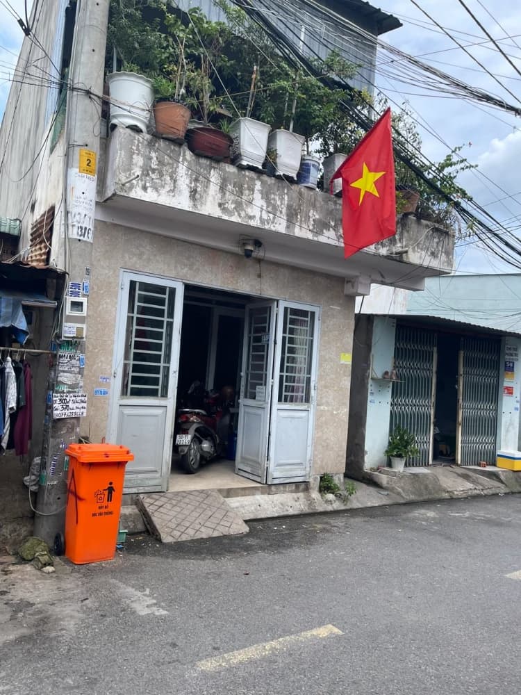 Chính chủ bán nhà trong hẻm ngõ rộng, diện tích 150 m², gồm 1 trệt và 1 lầu, nằm trên đường Nguyễn Ánh Thủ, Quận 12, Phường Trung Mỹ Tây.