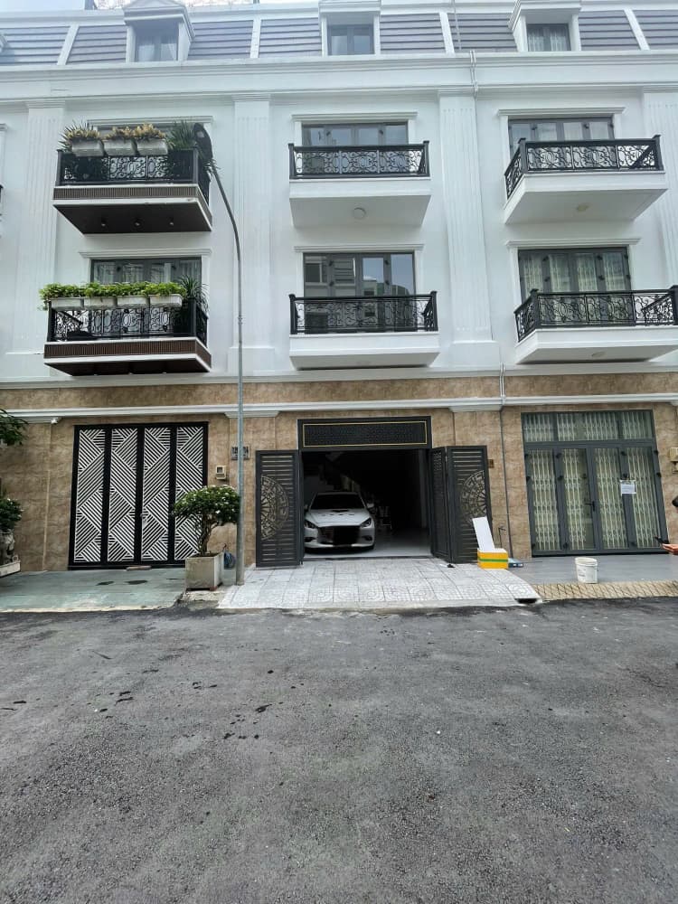 Nhà bán tại đường Hà Huy Giáp, phường Thạnh Lộc, Quận 12, diện tích 55m2, giá 7,6 tỷ.