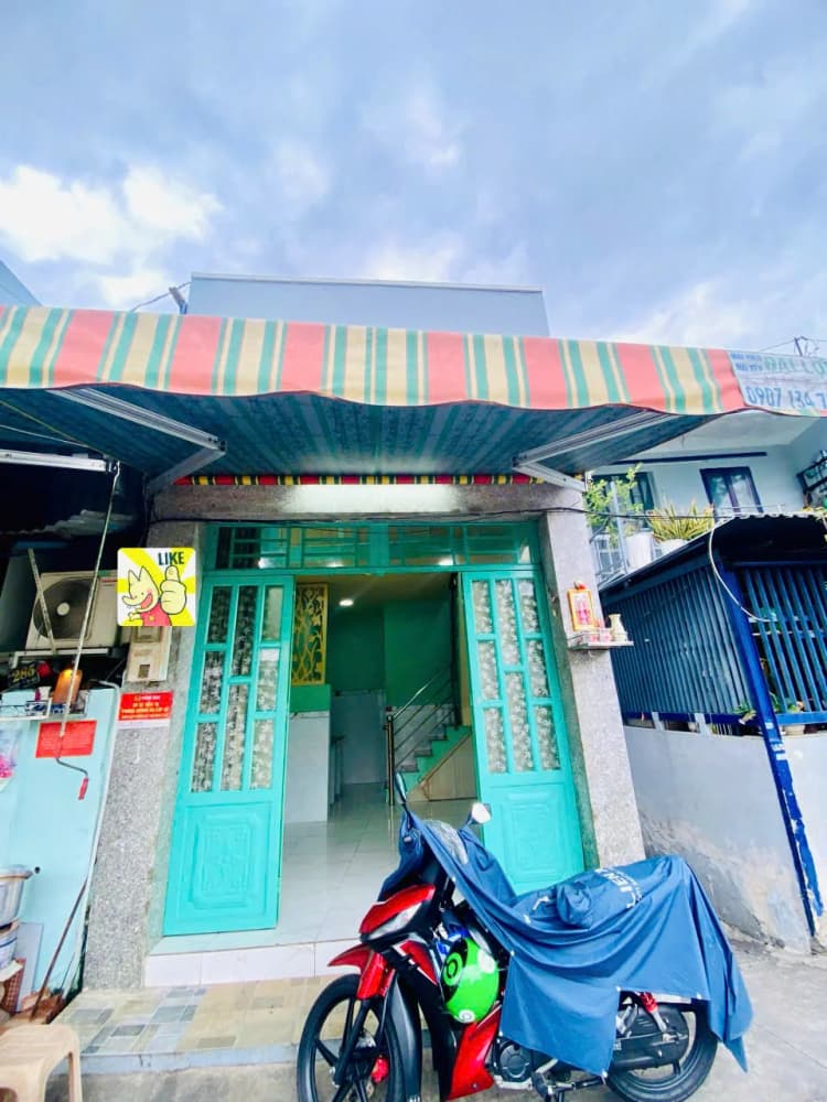 Nhà cần bán tại đường Bến Ụ Cây, Phường 10, Quận 8, diện tích 25,7m2, giá bán 2,65 tỷ.