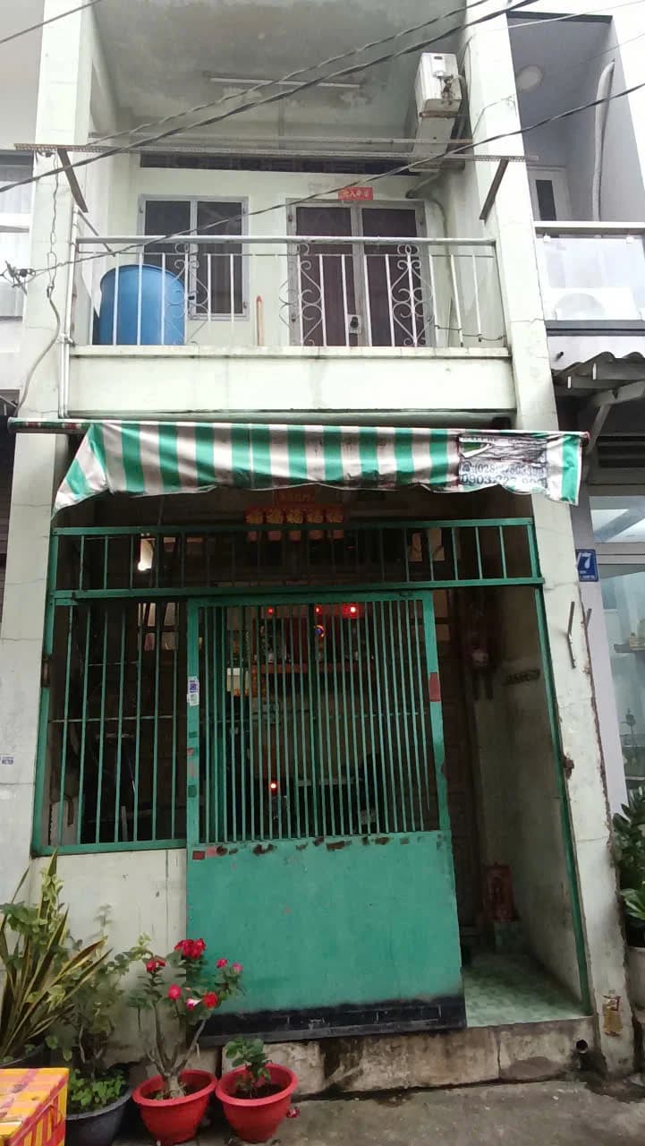 Nhà cần bán tại đường Kênh Nước Đen, Phường Bình Hưng Hòa, Quận Bình Tân, diện tích 33,2m2, giá bán 4,2 tỷ.