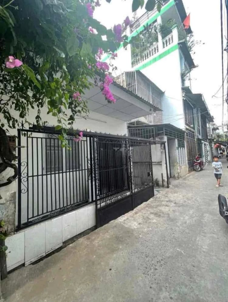 Nhà bán tại đường số 35, Phường Hiệp Bình Chánh (khu vực Quận Thủ Đức cũ), diện tích 50m2, giá 4,25 tỷ.