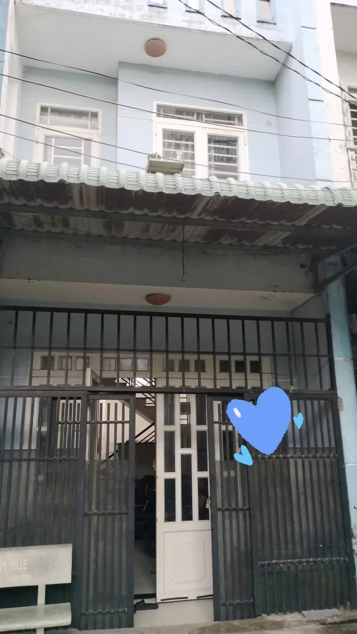 Chính chủ cần bán nhà hẻm, diện tích 42,9m2, kết cấu cấp 3 gồm 2 tầng, 2 phòng, tọa lạc tại đường số 9, Phường Bình Hưng Hòa, Quận Bình Tân.