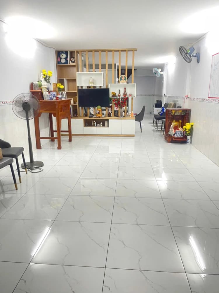 Chính chủ cần bán nhà hẻm ngõ, diện tích 68m2, kết cấu 1 trệt 1 lầu, tọa lạc trên đường Phạm Văn Bạch, Phường 15, Quận Tân Bình.