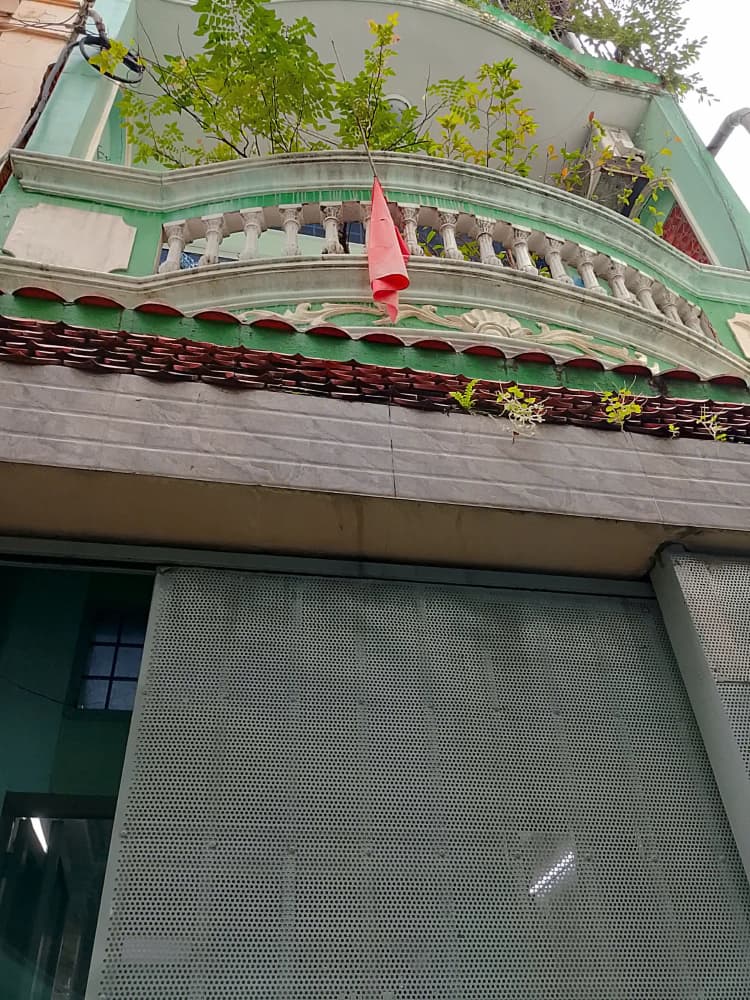 Chính chủ cần bán nhà hẻm ngõ, diện tích 90m2, gồm 1 trệt, 1 lầu và 1 sân thượng, tọa lạc trên đường Điện Biên Phủ, Phường 17, Quận Bình Thạnh.
