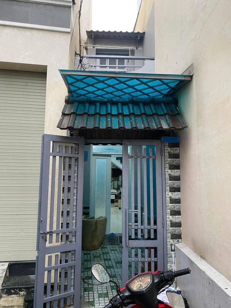 Chính chủ cần bán nhà hẻm, diện tích 40.2m2, gồm 1 lầu, 2 phòng ngủ, 2 nhà vệ sinh. Nhà nằm trên đường Trương Công Định, Phường 14, Quận Tân Bình.