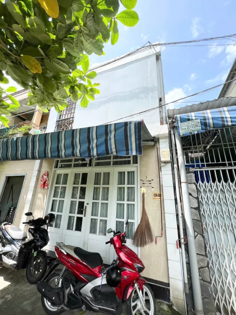 Nhà cần bán tại đường Bình Quới, Phường 28, Quận Bình Thạnh, diện tích 29m2, giá 2,8 tỷ.