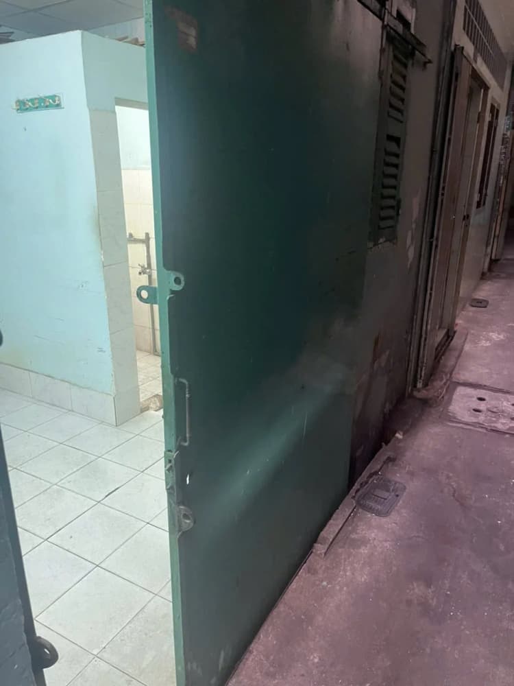 Nhà cần bán tại đường Nguyễn Cư Trinh, Phường Cầu Ông Lãnh, Quận 1, diện tích 10m2, giá bán 2,2 tỷ.