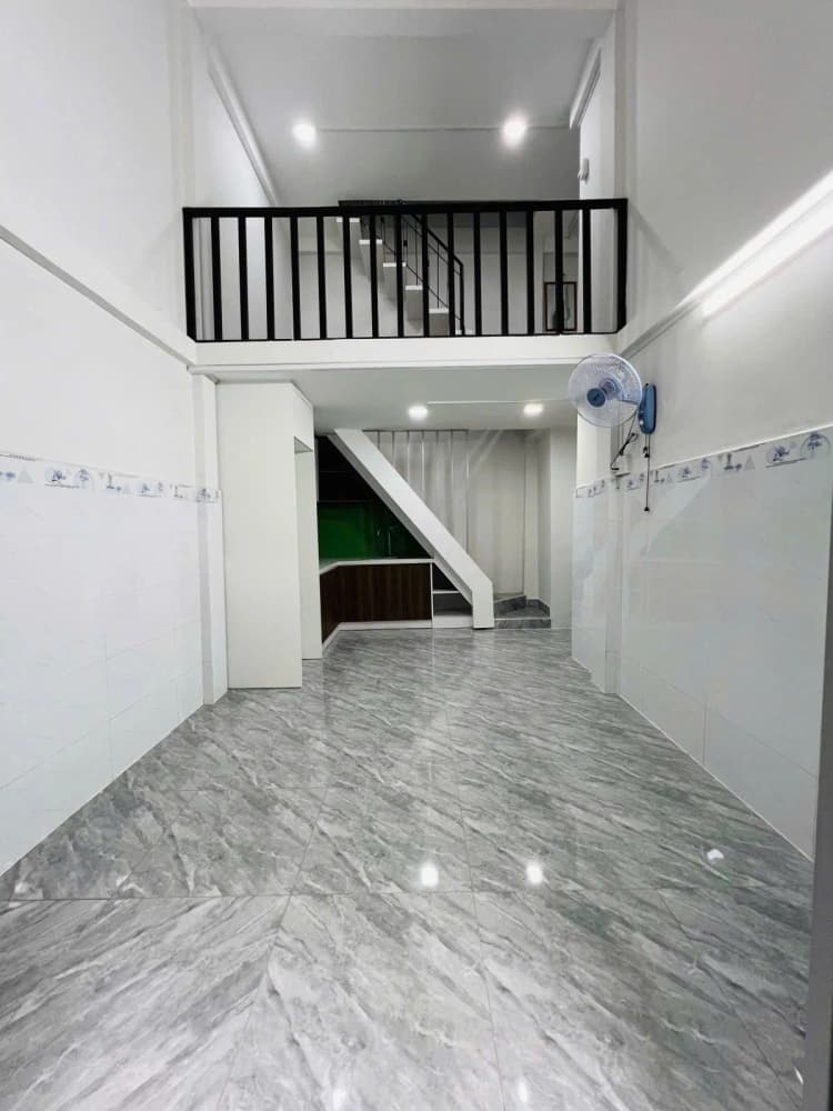 Chính chủ cần bán nhà hẻm rộng 22m2, gồm 1 trệt, 1 lửng và 2 lầu, tọa lạc trên đường Bùi Viện, Phường Nguyễn Thái Bình, Quận 1.