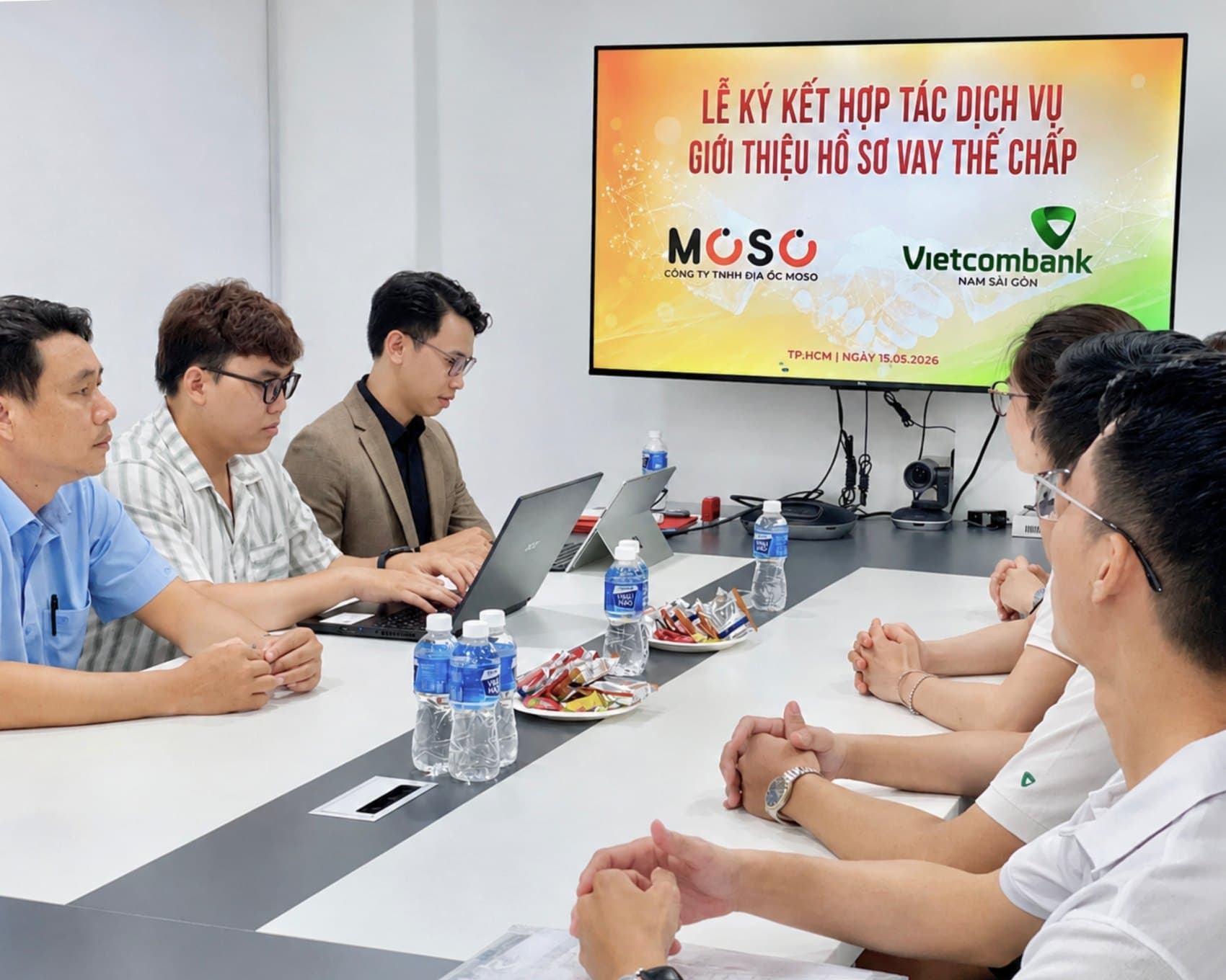 Lễ ký kết hợp tác dịch vụ vay thế chấp giữa MOSO và Vietcombank Nam Sài Gòn Lễ ký kết hợp tác dịch vụ vay thế chấp giữa MOSO và Vietcombank Nam Sài Gòn
