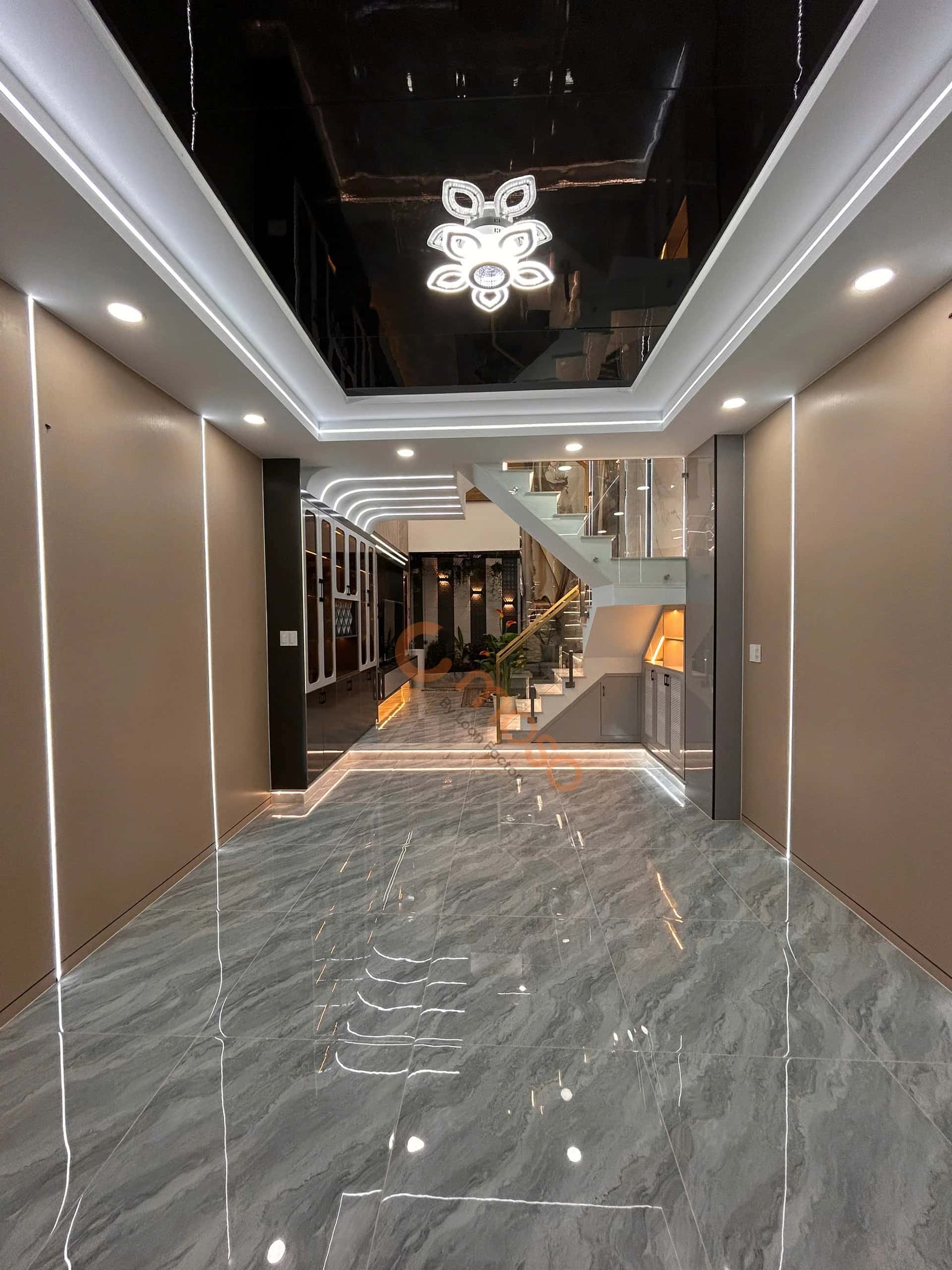 Bán nhà hẻm 28/56 Nguyễn Ảnh Thủ Quận 12, TP.HCM – 4 phòng ngủ, giá 6.3 tỷ — Hình 3 Bán nhà hẻm 28/56 Nguyễn Ảnh Thủ Quận 12, TP.HCM – 4 phòng ngủ, giá 6.3 tỷ — Hình 3