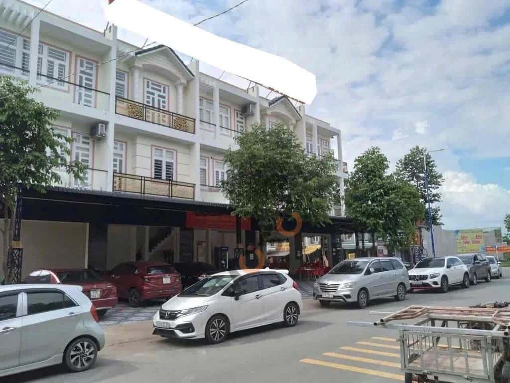 Bán nhà mặt tiền Lô G-19, Khu dân cư Lai Hưng, đường D2 Huyện Bàu Bàng, Bình Dương – 10 phòng ngủ, giá 16 tỷ — Hình 2 Bán nhà mặt tiền Lô G-19, Khu dân cư Lai Hưng, đường D2 Huyện Bàu Bàng, Bình Dương – 10 phòng ngủ, giá 16 tỷ — Hình 2