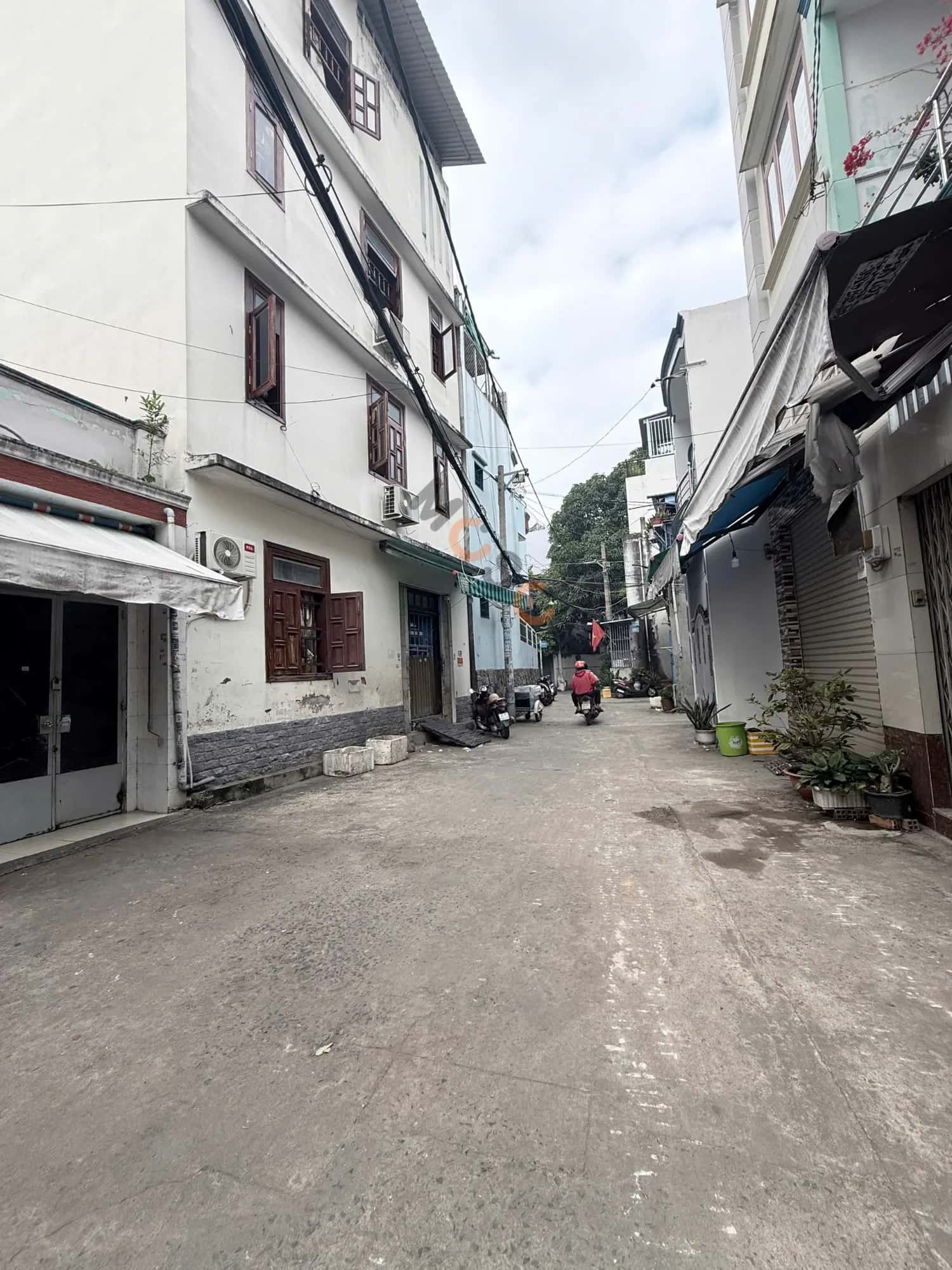 Bán nhà hẻm 266/10/8 Đường Lê Trọng Tấn Quận Tân Phú, TP.HCM – 3 phòng ngủ, giá 5.8 tỷ — Hình 2 Bán nhà hẻm 266/10/8 Đường Lê Trọng Tấn Quận Tân Phú, TP.HCM – 3 phòng ngủ, giá 5.8 tỷ — Hình 2