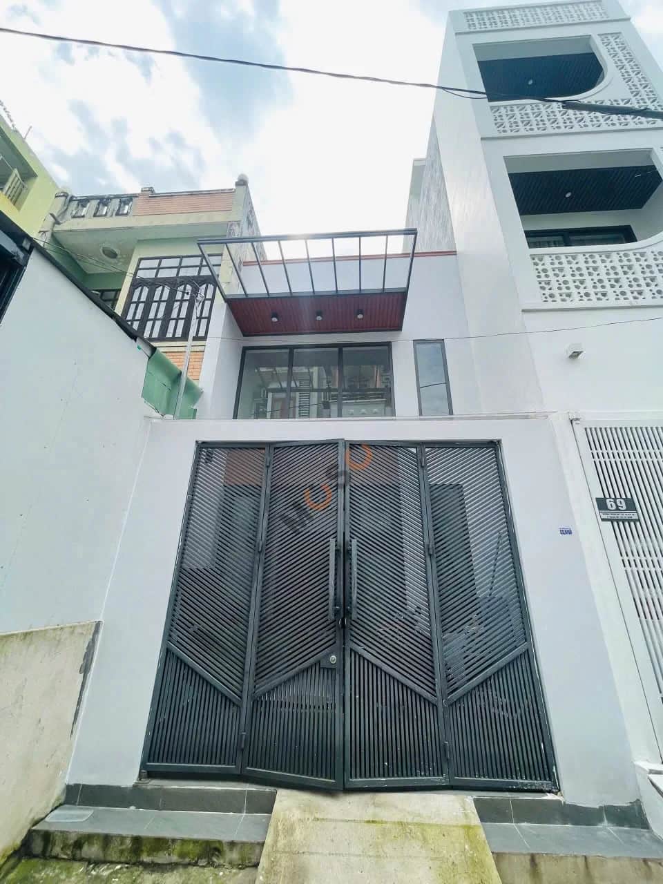 Bán nhà mặt tiền Trung Mỹ Tây 10 KP7 Quận 12, TP.HCM – 2 phòng ngủ, giá 5 tỷ Bán nhà mặt tiền Trung Mỹ Tây 10 KP7 Quận 12, TP.HCM – 2 phòng ngủ, giá 5 tỷ