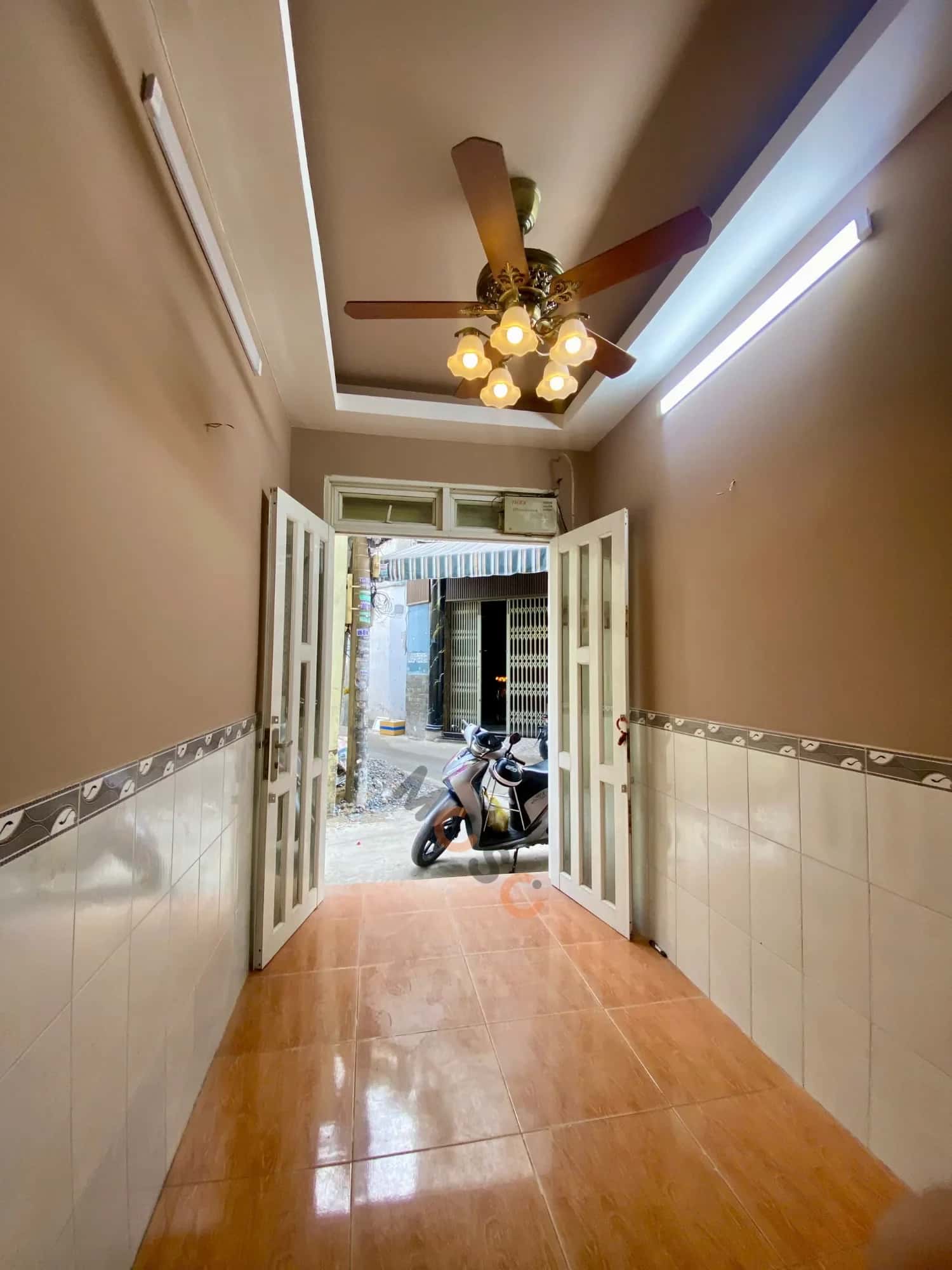 Bán nhà hẻm 572/19/7 Đường Âu Cơ Quận Tân Bình, TP.HCM – 2 phòng ngủ, giá 2.5 tỷ — Hình 2 Bán nhà hẻm 572/19/7 Đường Âu Cơ Quận Tân Bình, TP.HCM – 2 phòng ngủ, giá 2.5 tỷ — Hình 2