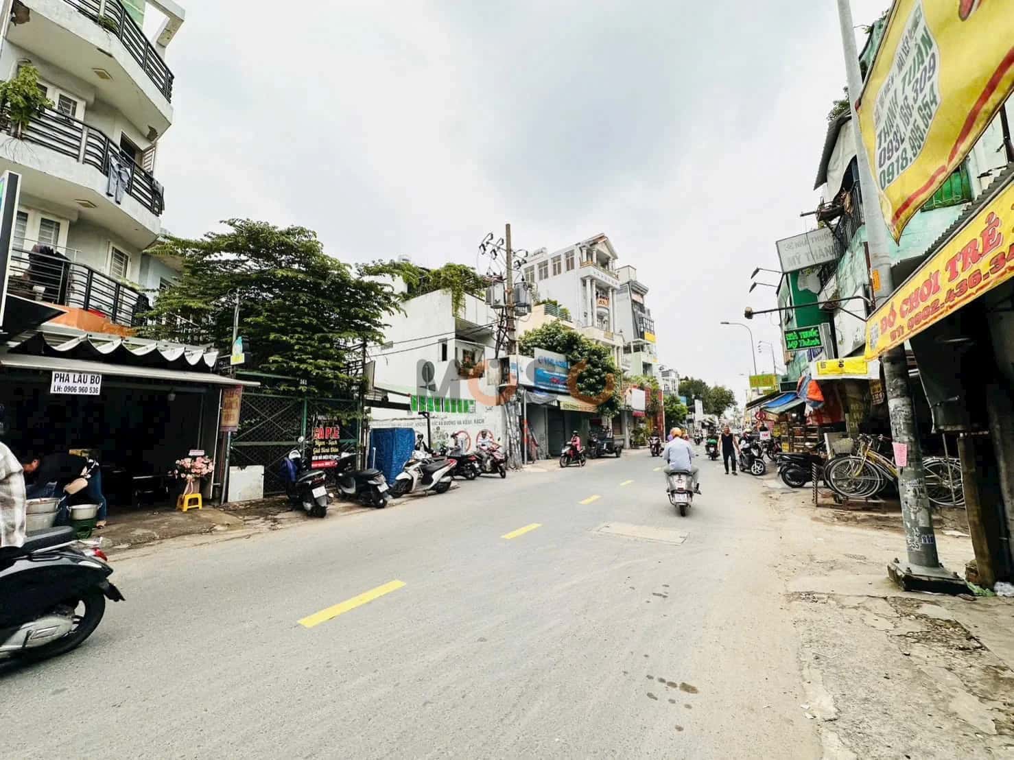 Bán nhà mặt tiền Thích Quảng Đức Quận Phú Nhuận, TP.HCM – 14 phòng ngủ, giá 14.6 tỷ — Hình 2 Bán nhà mặt tiền Thích Quảng Đức Quận Phú Nhuận, TP.HCM – 14 phòng ngủ, giá 14.6 tỷ — Hình 2