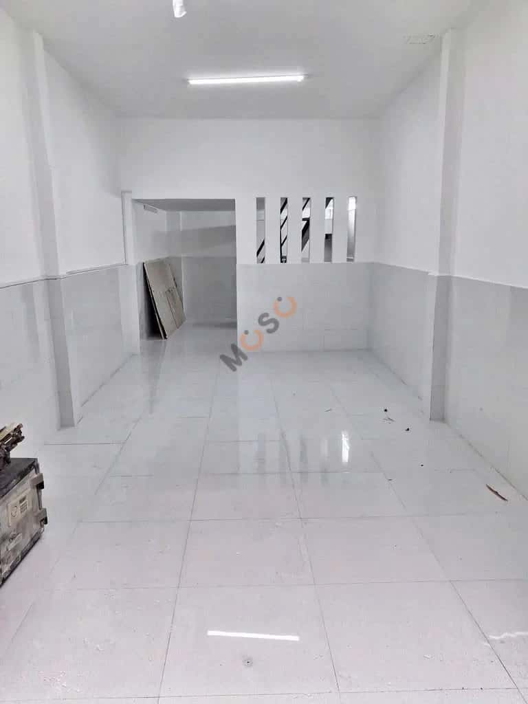 Bán nhà hẻm 106/13 Đường Nguyễn Văn Cừ Quận 1, TP.HCM – 2 phòng ngủ, giá 8.1 tỷ — Hình 2 Bán nhà hẻm 106/13 Đường Nguyễn Văn Cừ Quận 1, TP.HCM – 2 phòng ngủ, giá 8.1 tỷ — Hình 2