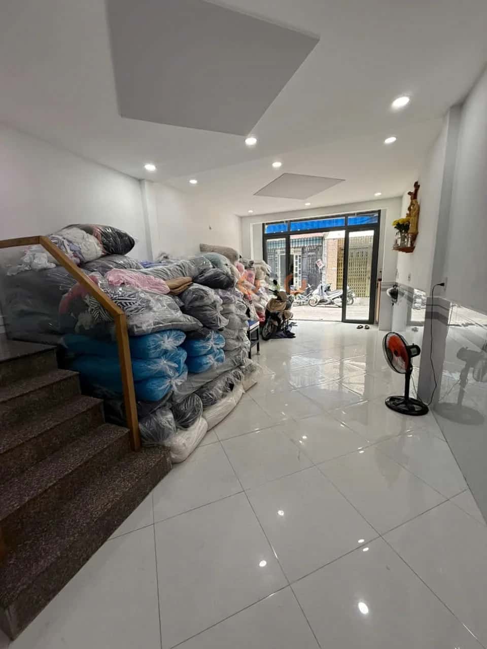 Bán nhà hẻm 19/37 đường số 4 Quận Bình Tân, TP.HCM – 3 phòng ngủ, giá 5.3 tỷ — Hình 2 Bán nhà hẻm 19/37 đường số 4 Quận Bình Tân, TP.HCM – 3 phòng ngủ, giá 5.3 tỷ — Hình 2