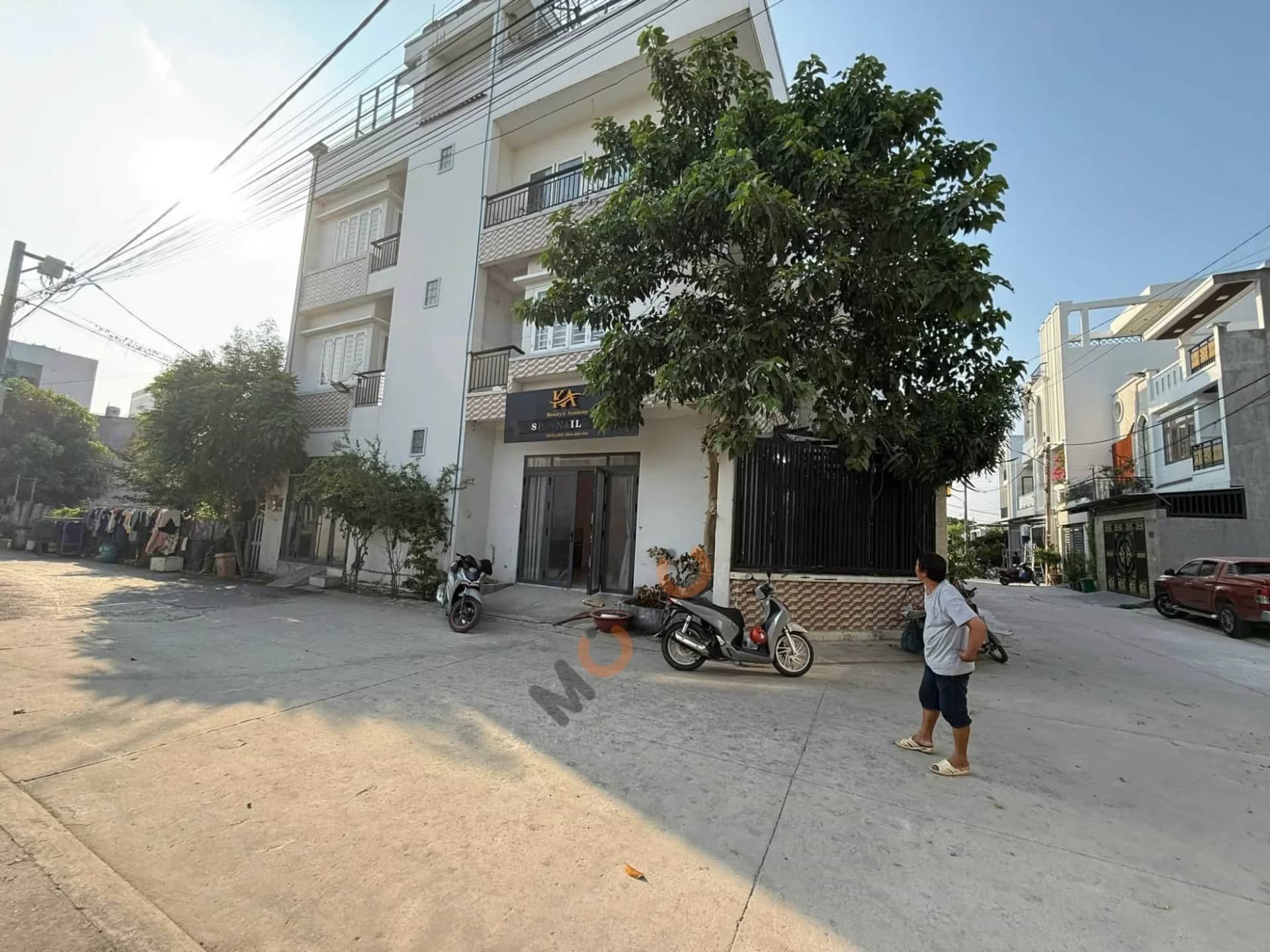 Main image Main image