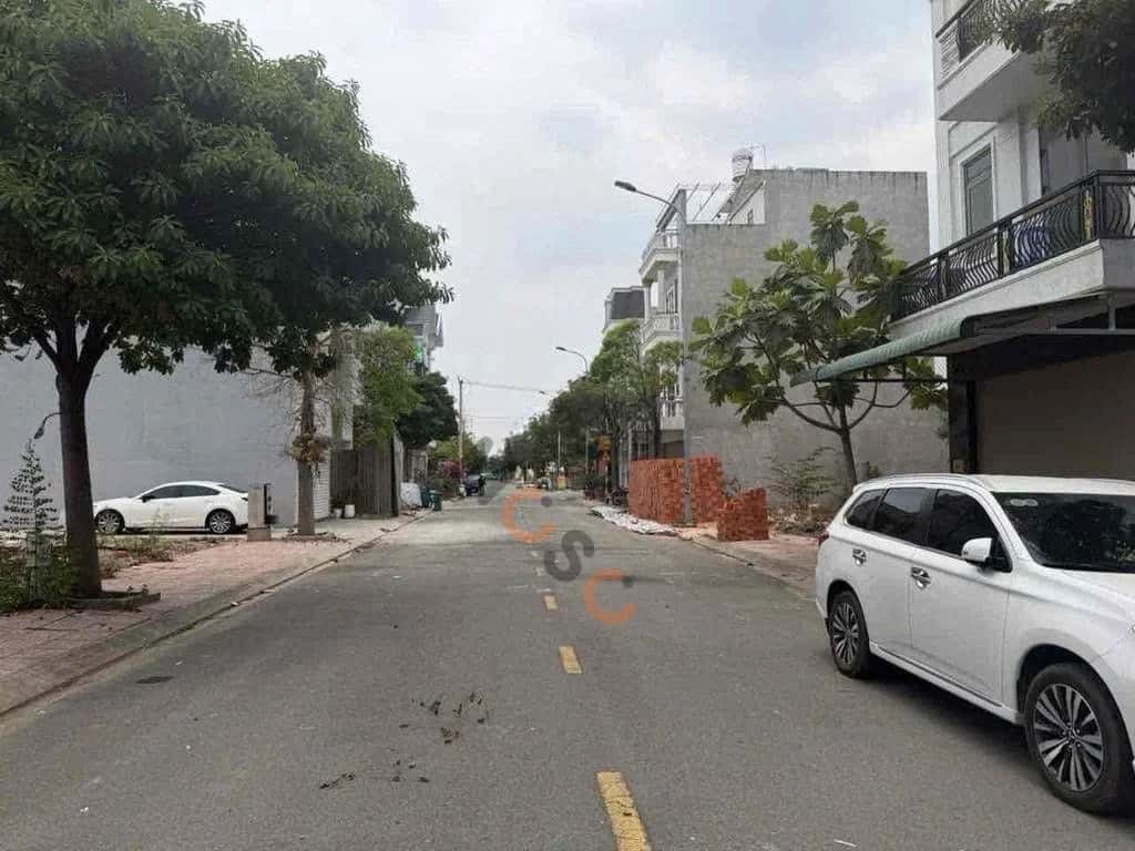 Bán đất đường D1 Thành phố Dĩ An, Bình Dương – giá 3.8 tỷ — Hình 2 Bán đất đường D1 Thành phố Dĩ An, Bình Dương – giá 3.8 tỷ — Hình 2