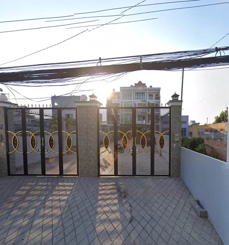 Main image Main image