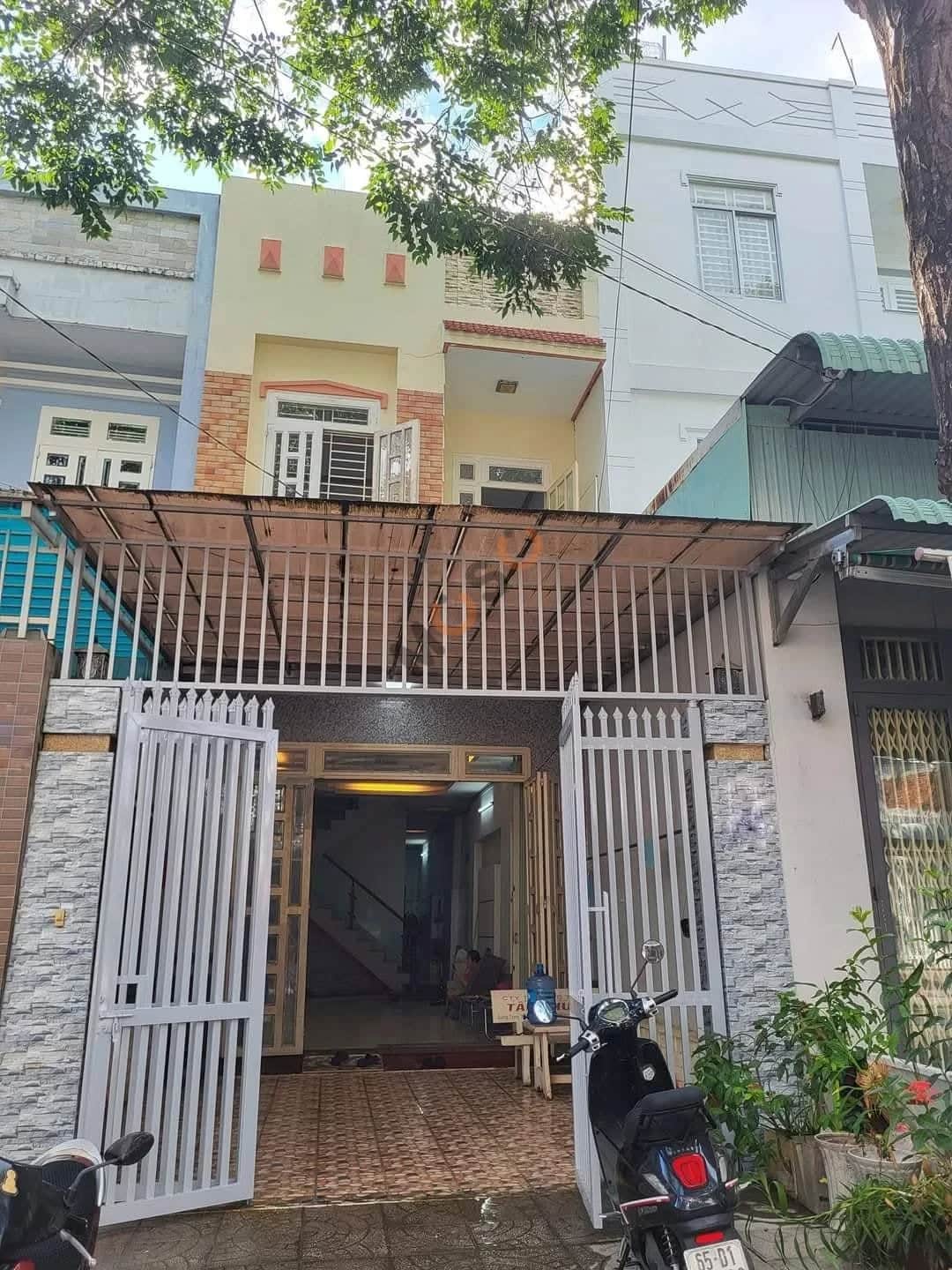 Bán nhà mặt tiền Xuân Thủy Quận Ninh Kiều, TP. Cần Thơ – 3 phòng ngủ, giá 6.8 tỷ Bán nhà mặt tiền Xuân Thủy Quận Ninh Kiều, TP. Cần Thơ – 3 phòng ngủ, giá 6.8 tỷ