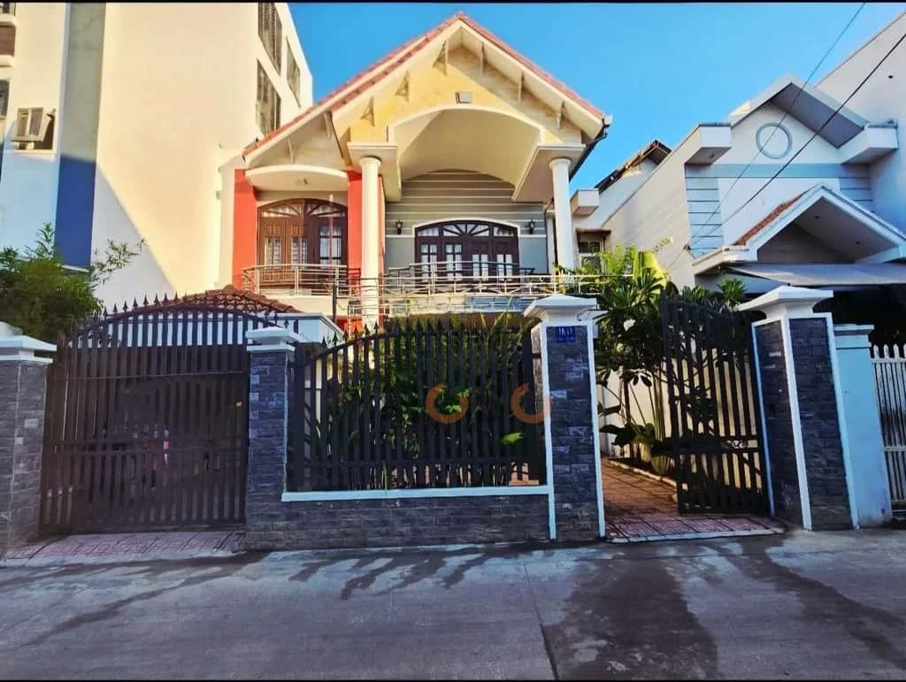 Bán nhà hẻm Cầu Dứa - Phú Nông Thành phố Nha Trang, Khánh Hòa – 5 phòng ngủ, giá 12.8 tỷ Bán nhà hẻm Cầu Dứa - Phú Nông Thành phố Nha Trang, Khánh Hòa – 5 phòng ngủ, giá 12.8 tỷ