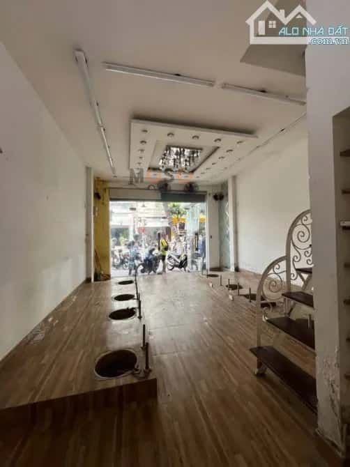 Bán nhà mặt tiền Nguyễn Thị Minh Khai Quận Hải Châu, TP. Đà Nẵng – 1 phòng ngủ, giá 7.5 tỷ — Hình 2 Bán nhà mặt tiền Nguyễn Thị Minh Khai Quận Hải Châu, TP. Đà Nẵng – 1 phòng ngủ, giá 7.5 tỷ — Hình 2