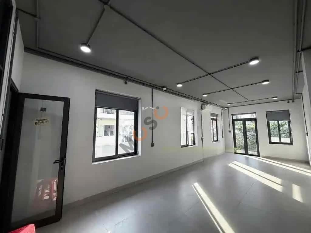 Cho thuê nhà mặt tiền Nguyễn Phúc Chu Quận Tân Bình, TP.HCM – 5 phòng ngủ, giá 30 triệu — Hình 2 Cho thuê nhà mặt tiền Nguyễn Phúc Chu Quận Tân Bình, TP.HCM – 5 phòng ngủ, giá 30 triệu — Hình 2