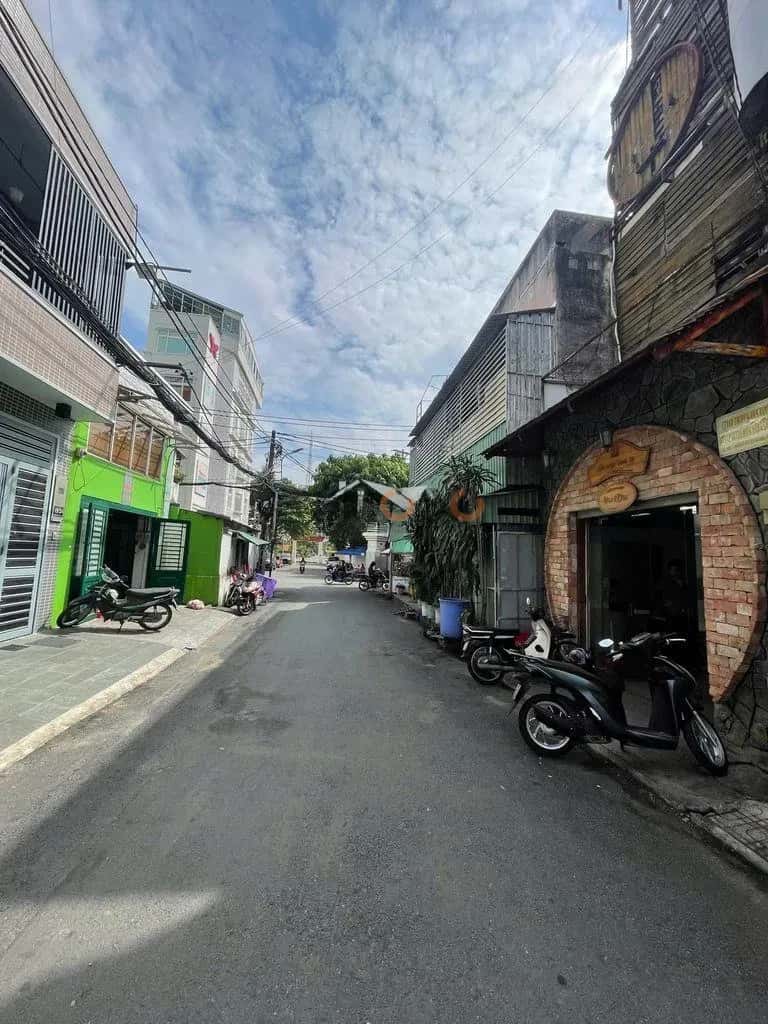 Cho thuê nhà hẻm Tô Hiến Thành Quận 10, TP.HCM – 5 phòng ngủ, giá 18 triệu — Hình 2 Cho thuê nhà hẻm Tô Hiến Thành Quận 10, TP.HCM – 5 phòng ngủ, giá 18 triệu — Hình 2