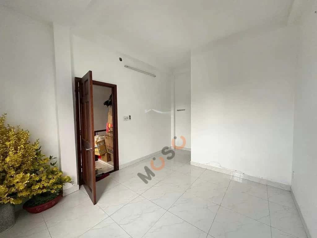 Cho thuê nhà hẻm Hoàng Dư Khương Quận 10, TP.HCM – 5 phòng ngủ, giá 27 triệu — Hình 3 Cho thuê nhà hẻm Hoàng Dư Khương Quận 10, TP.HCM – 5 phòng ngủ, giá 27 triệu — Hình 3