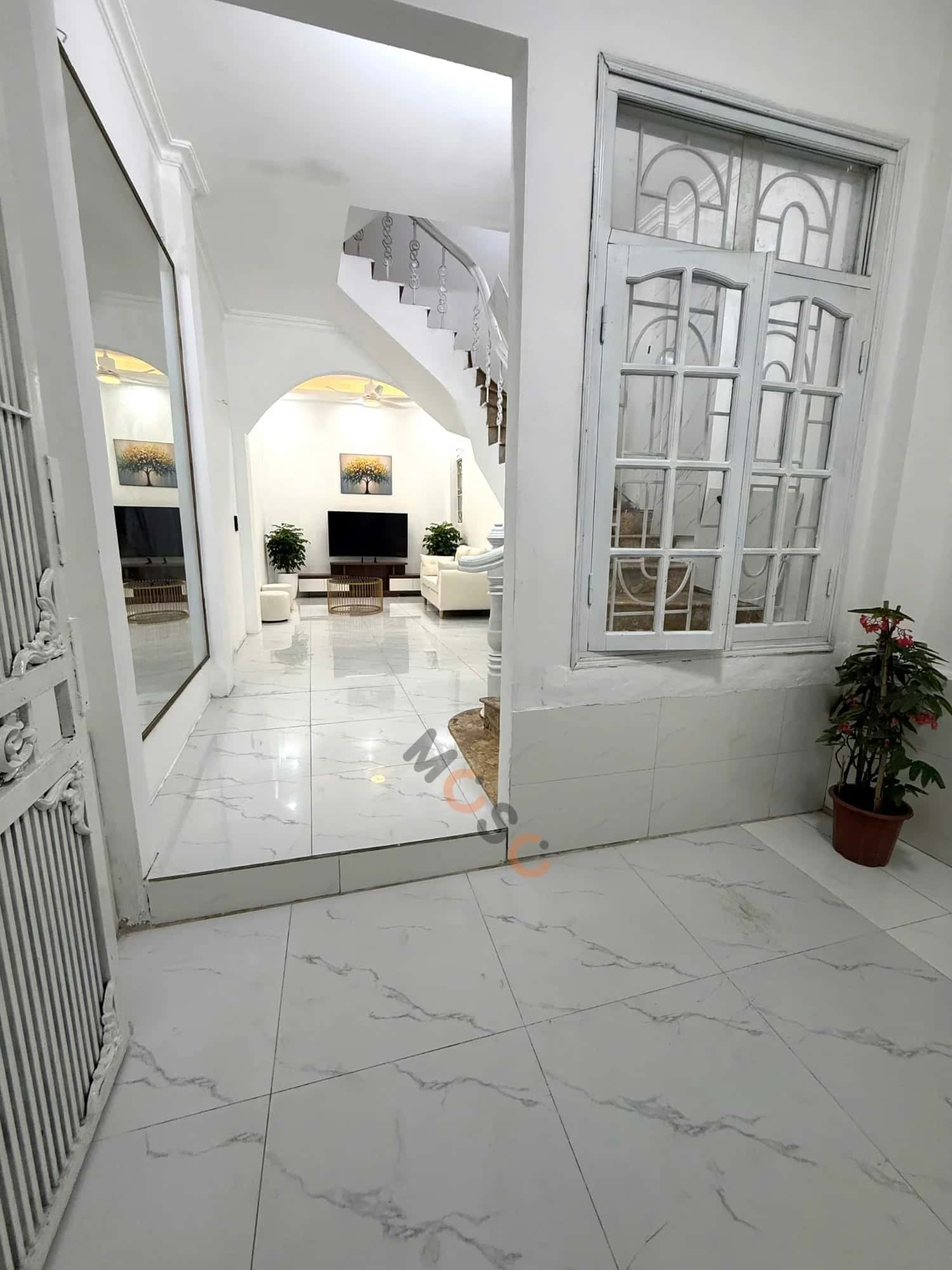Bán nhà hẻm Lạc Long Quân Quận Cầu Giấy, TP. Hà Nội – 5 phòng ngủ, giá 7.8 tỷ — Hình 2 Bán nhà hẻm Lạc Long Quân Quận Cầu Giấy, TP. Hà Nội – 5 phòng ngủ, giá 7.8 tỷ — Hình 2